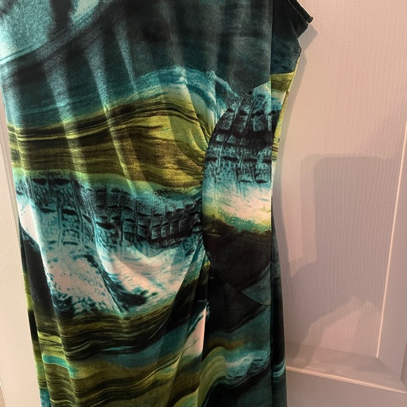 *Sold* Beautiful Like New Dress - Picture 2 of 3